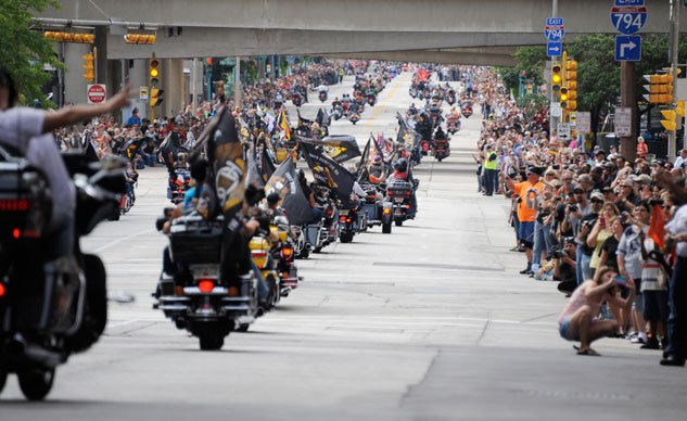 harley davidson homecoming, Locals filled the streets to show their thanks to riders who returned home with their Harleys