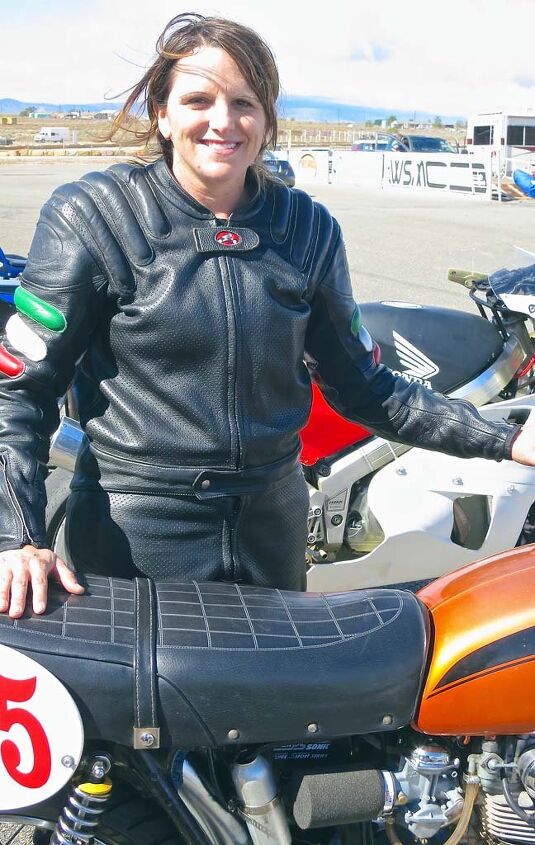 ahrma moto corsa classica, Kerri was third in Novice Prod Lightweight which was won by Courtney Allaert on a Kawasaki
