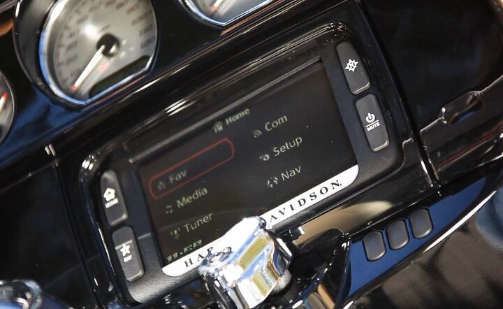 2014 harley davidson street glide special vs indian chieftain video, The Boom Box offered the flexibility to perform most if not all functions from both the switchgear and the touch screen And did we mention that it had a GPS