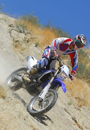 2013 yamaha wr450f review, Thanks to the WR s wave rotor disc brakes braking is strong and linear enough to simplify slowing from high speeds or technical steep descents without fear of locking up the wheels