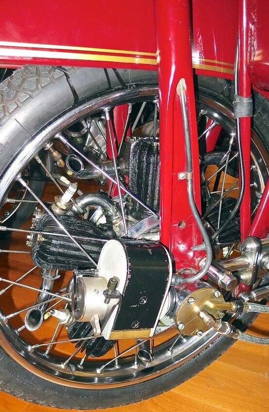 solvang vintage motorcycle museum, Gearing of 5 1 ran from crank to axle which remained stationary as the engine rotated
