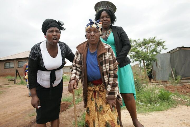 touring south africa by motorcycle, Ouma and the ladies from the village