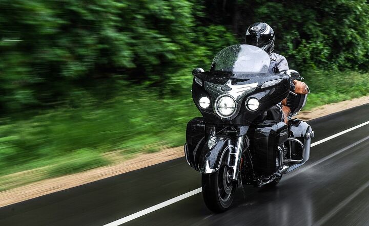 2015 indian roadmaster first ride review, The Roadmaster s weather protection keeps a rider mostly dry in rain riding The bright white of the LED headlight and fog lamps stand out in daylight riding