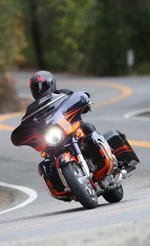 2015 harley davidson cvo street glide review, Classic Batwing and newfangled liquid cooling