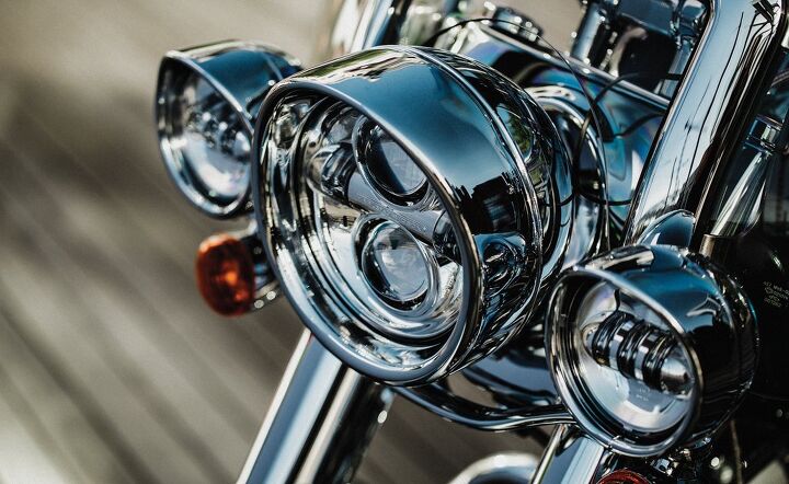 2015 harley davidson cvo softail deluxe review, The Daymaker LED headlight and fog lights have a crispy white light