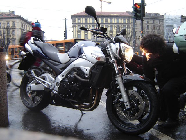 church of mo 2006 suzuki gsr 600, Here the GSR is trapping Yossef with its hypnotic gaze