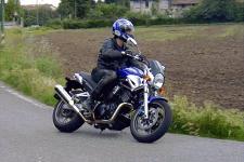 church of mo first ride yamaha bt1100 bulldog, Our photo rider surmises if his lard factor is worthy of the BT1100