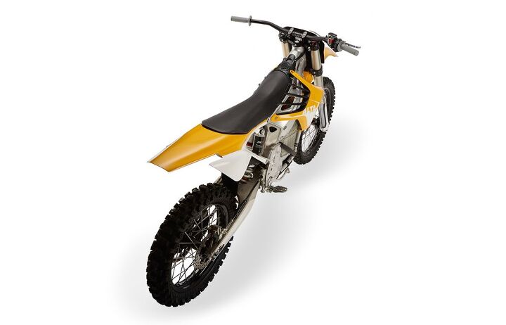 2015 alta motors redshift mx and sm preview video, The lack of a fuel tank and what appears to be a relatively compact battery gives the Redshift MX and SM a narrow profile