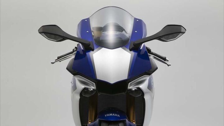 2014 eicma 2015 yamaha yzf r1 and yzf r1m preview, The M1 inspired fairing on the new R1 is equipped with LED position lights and two small diameter LED headlights located on either side of the central air intake