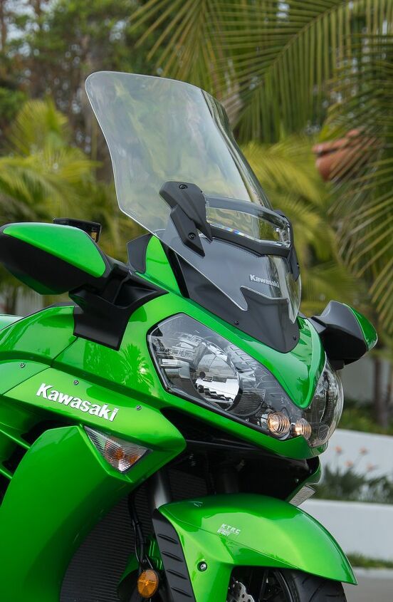2015 kawasaki concours 14 abs first ride review, During the wet ride the windscreen spent the bulk of the day at full extension for maximum weather protection