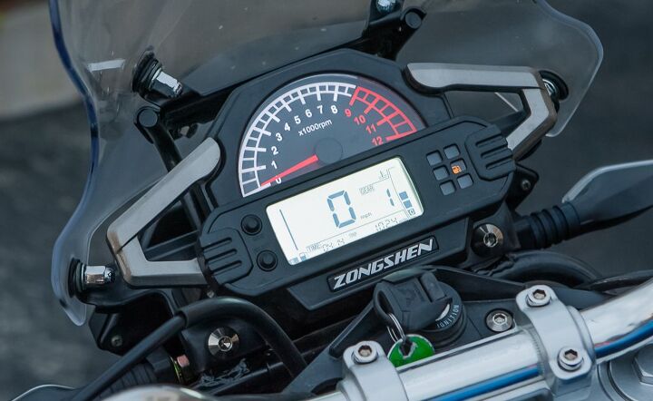 2015 csc cyclone rx 3 review, The digital speedo has a gear position indicator and a fuel gauge however the fuel gauge was showing empty with a half tank remaining Idiot lights are small and dim