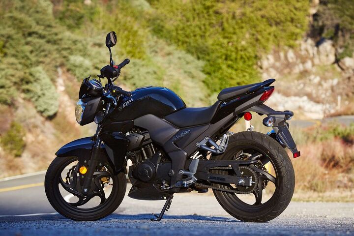 2015 sym t2 250i symfighter first ride review, Swooshy dished wheels give the T2 a little bit of a shrunken Honda CB1000R look one of my personal favorite naked bikes