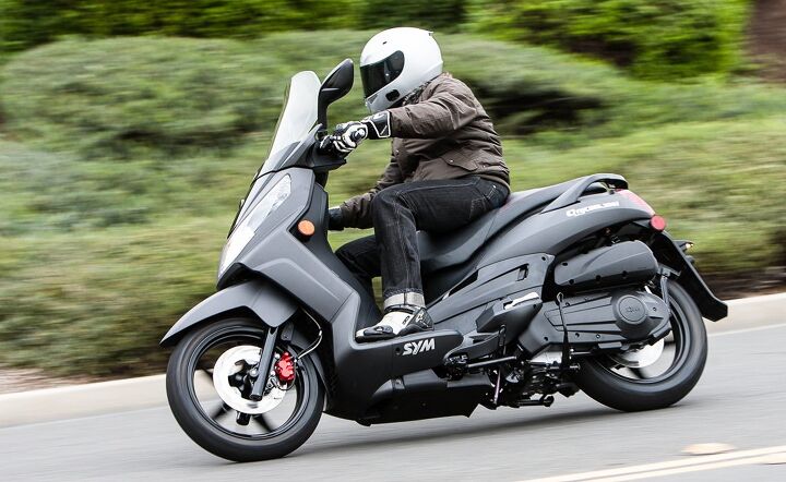 2015 sym citycom 300i review, The riding position is compact but comfortable