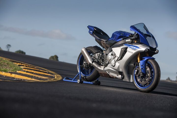 2015 yamaha yzf r1 yzf r1m first ride review video