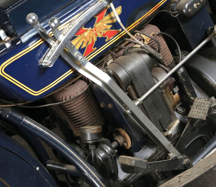 the history of four cylinder motorcycle engines in america, The 1925 Henderson benefited from three ring alloy pistons plus redesigned cylinders and camshaft