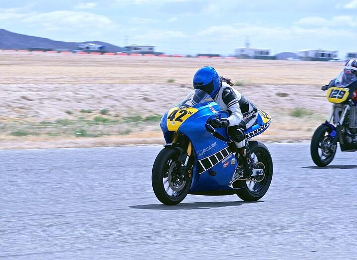 20th annual corsa motoclassica report, Wendy Newton had a good start on her Yamaha 450 a former Roland Sands supermoto project bike modified for roadracing