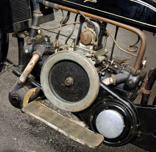 retrospective 1922 humber cycle, The Humber s design revealed a completely exposed flywheel and yes that is the floorboard for the rider s foot next to the flywheel
