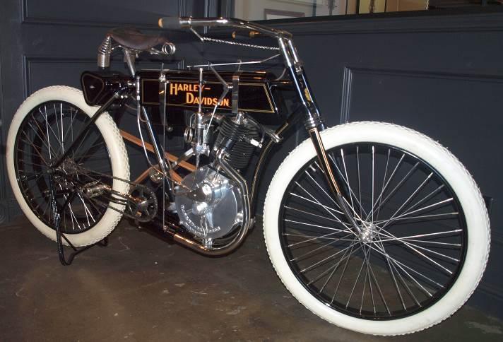 heroes motorcycles serge bueno s homage to history, A private collector brought Serge a truly historic 1905 Harley Davidson production 5 of five 3 hp Singles known to exist