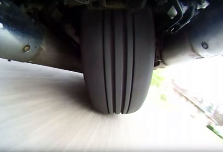 skidmarks dark side riders, Tom s rear tire leaning into a turn Yes it s square but it still leans You just have to push a little more If you are old you may remember motorcycle tires having a much more car like squared off profile than they have today