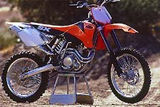 church of mo 2001 ktm roll out, KTM s 400 SX thumper sits poised to give Yamaha s YZ426F a run for its money