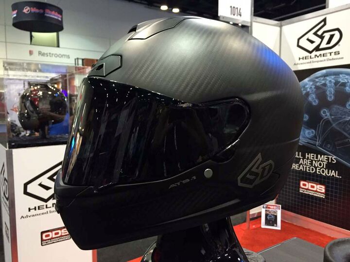 unsung motorcycle heroes 4 dave thom, Ace reporter Tom Roderick talked about 6D s new helmets and other things here