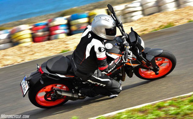 top 10 features of the 2016 ktm 690 duke