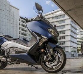 https://cdn-fastly.motorcycle.com/media/2023/02/23/8852824/2017-yamaha-tmax-tmax-dx-and-tmax-sx-preview.jpg?size=720x845&nocrop=1