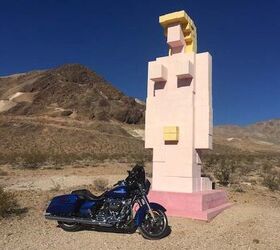 weird sh t you see when riding motorcycles in the desert