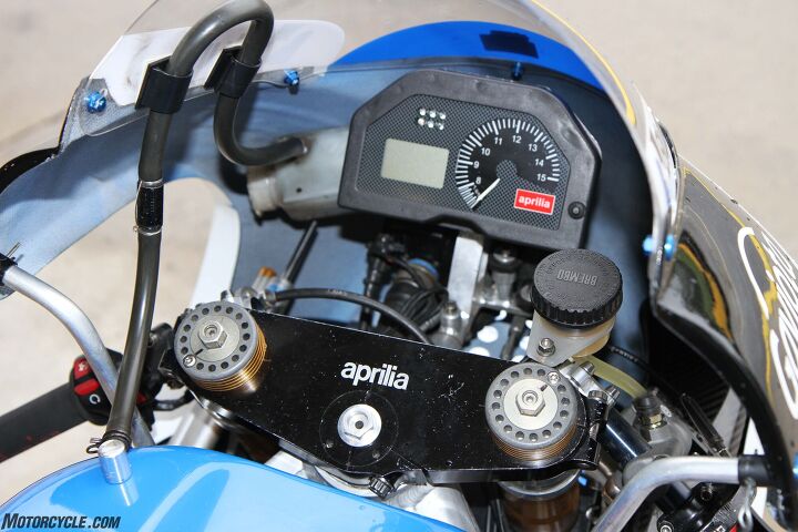 2007 aprilia rsw250 grand prix bike test, This is the proper factory dash that is as high tech as anything on a modern street sportbike The machine has full telemetry and even traction control