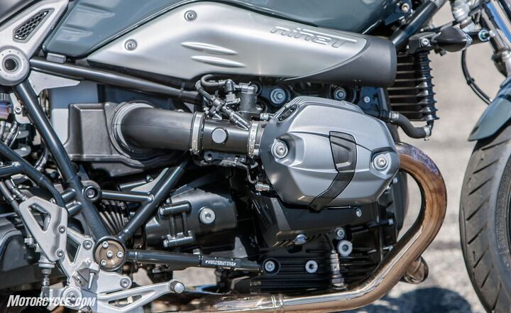 2017 bmw r ninet pure review, Pure joy The 1200 Boxer put out 76 1 lb ft of torque and 101 5 hp on the MotoGP Werks dyno when tested in the original R nineT and we expect about the same numbers from the mechanically unchanged version in the Pure