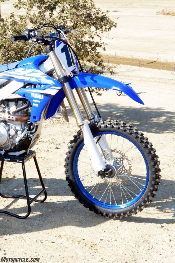 2018 yamaha yz450f first ride review, The YZ450F s 48mm KYB SSS fork underwent some revisions for 2018 including a new mid speed valve spring design and updated valving specs