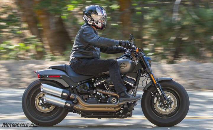 2018 harley davidson fat bob 114 review first ride, The rider s feet may be forward but they re not stretched out
