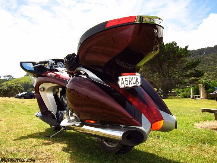 touring new zealand two up, The Vision manages to carve out a small storage area from acres of booty plus ultra plastic About half of the saddlebag is bodywork not storage