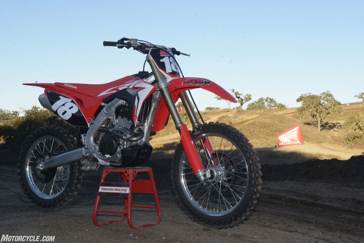 2018 honda crf250r first ride review, The 2018 CRF250R s chassis is derived from the 2017 Honda CRF450R The two bikes share the same geometry specs