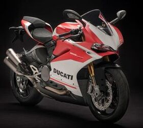 First Look: 2018 Ducati 959 Panigale Corse