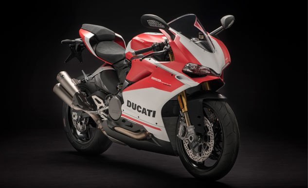 First Look: 2018 Ducati 959 Panigale Corse