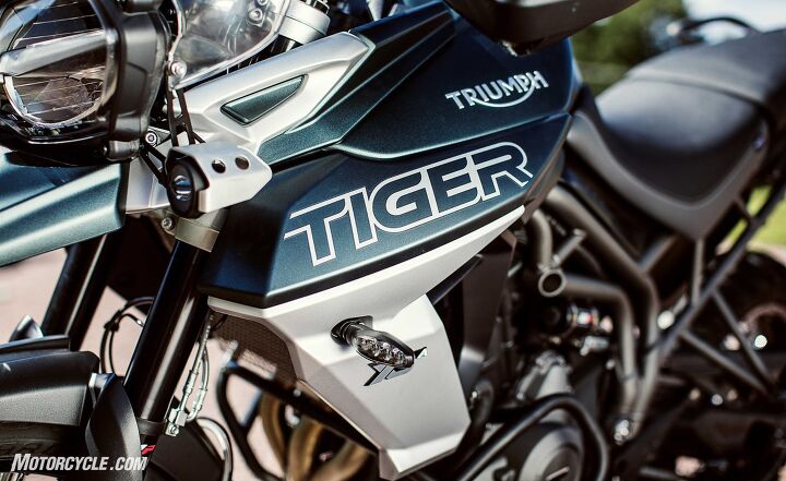 first look 2018 triumph tiger 800 xc and xr, New bodywork keeps the 800 looking fresh