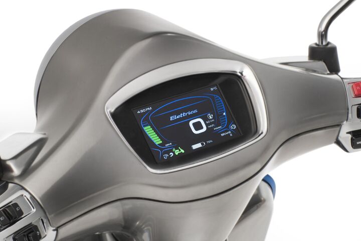first look 2018 vespa elettrica, The Elettrica s 4 3 inch TFT display offers four levels of brightness and can adapt to different lighting conditions The Elettrica is also Bluetooth enabled allowing the display to show incoming messages
