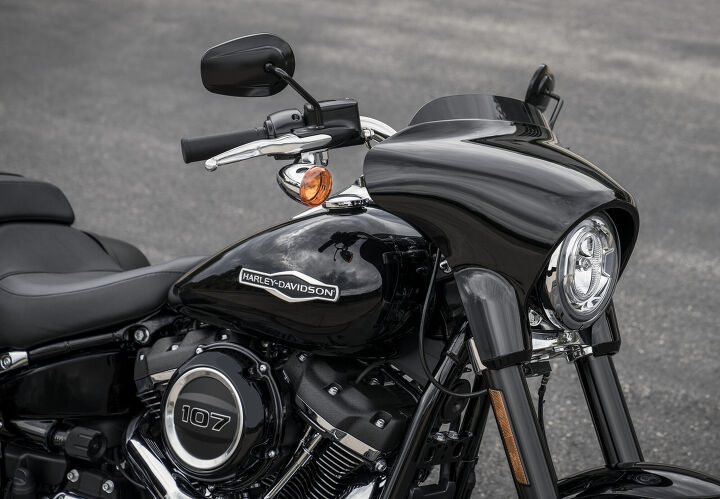 2018 harley davidson sport glide first ride review, The mini batwing is the key styling facet of the Sport Glide