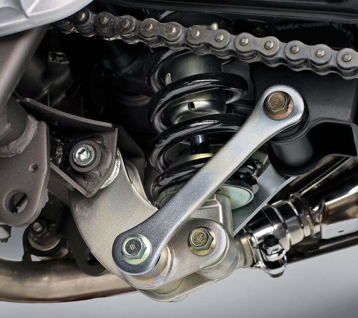 the missing linkage, This is the Honda NC700X s humble linkage seen from below