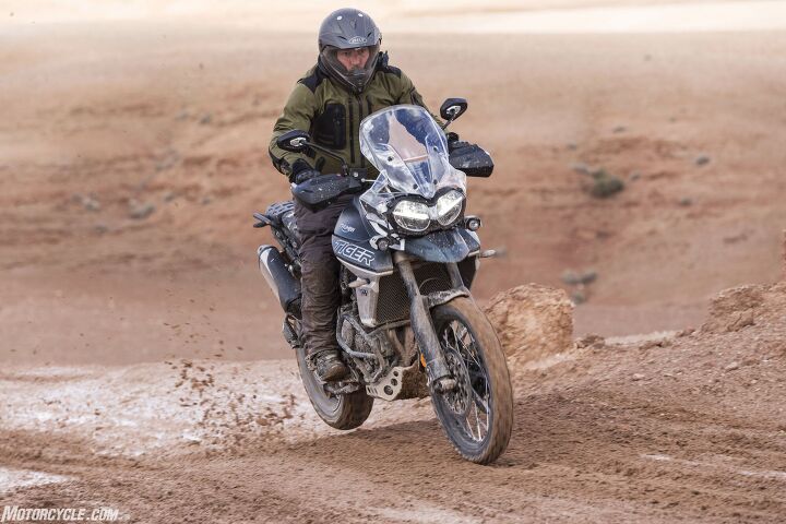 2018 triumph tiger 800 xrt and xca review first ride, The Tiger 800 XCa s WP suspension instills amazing confidence in the dirt Action is smooth with excellent bottoming resistance