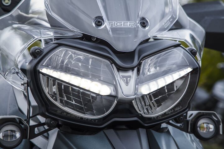 2018 triumph tiger 800 xrt and xca review first ride, New DRL lighting delivers amazing illumination and the light housing shapes enhance the Tiger 800 s sleek styling