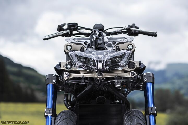 2019 yamaha niken first ride review, Tell me the Niken won t make the world s coolest naked bike