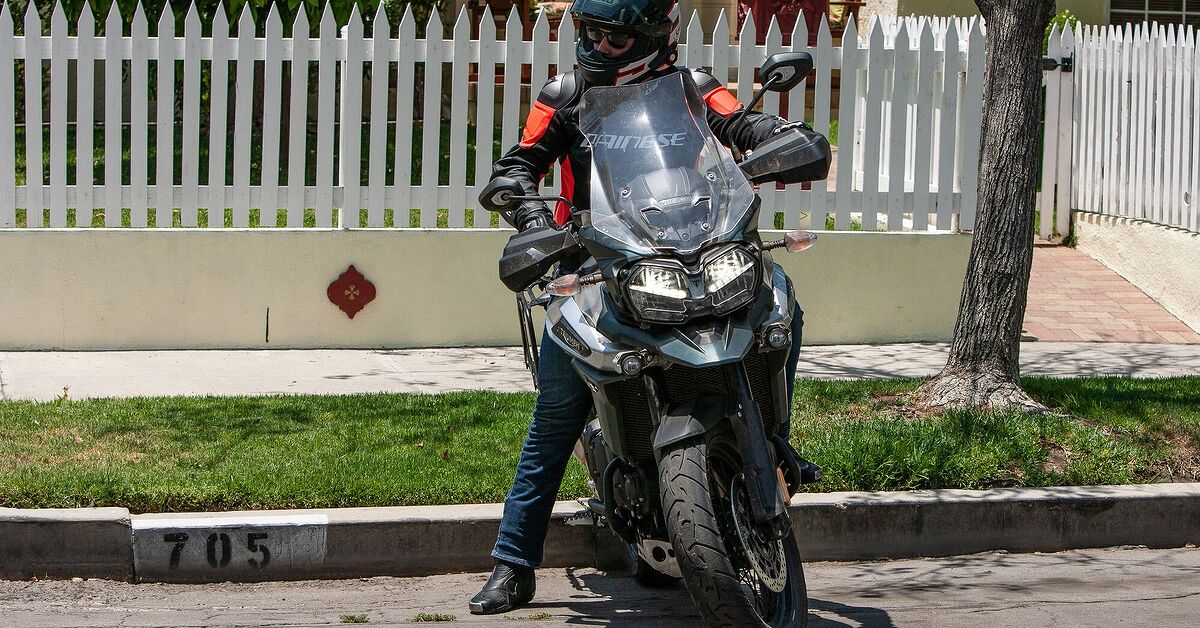 Motorcycle Sharp New Rider: How To Take A Sharp Turn From A Stop On A Motorcycle ...