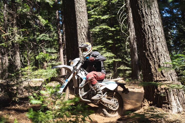 2019 alta redshift exr dual sport first ride review, The EXR tips the scales at 273 lbs which is actually two pounds less than a 2019 Honda CRF450X and it can slice and dice its way through the woods with no problem Never once did I think the EXR felt sluggish or heavy On top of that if you did get tired out in one of the higher maps you could always click it down to a mellower one