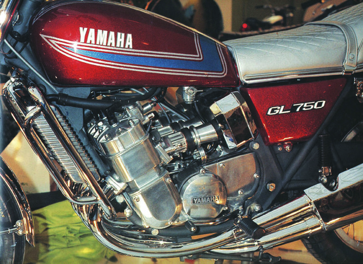 archive 1971 yamaha gl 750, Say those aren t carburetors