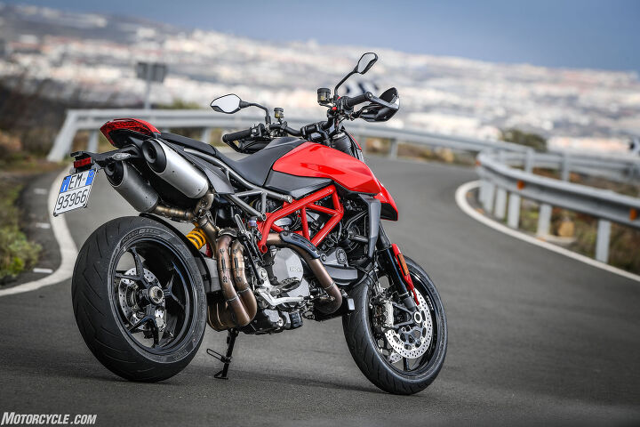 2019 ducati hypermotard 950 950 sp first ride review, The two exhaust midpipes are supposedly in homage to the 916 MotoGP tech has trickled down into the thickness of the exhaust pipe tubing says Ducati which helped the new bike lose weight