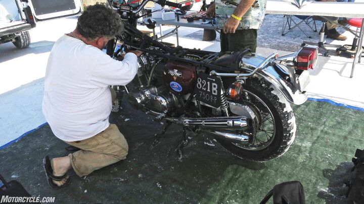bonneville pilgrimage offerings to the god of seating, Nice clean CB750 running the stock class Ride em don t hide em