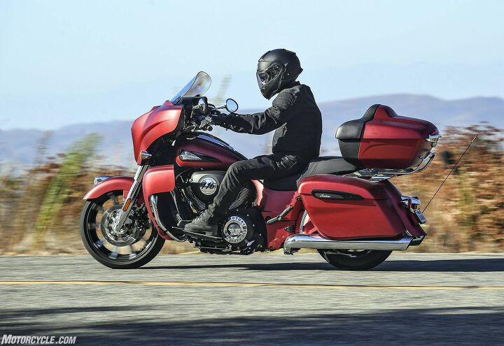 2020 indian roadmaster dark horse review first ride, Measuring 21 in wide at its base and tapering to 13 at the top the windshield s height is controlled by a switch in the right side handlebar cluster It takes just three seconds to move from its lowest position 7 in above the dash to the highest 10 1 2 in tall Photo by Barry Hathaway