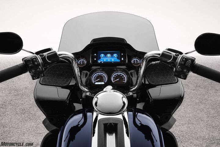 2020 vision new harley davidson touring models review, Road Glides as we all know have frame mounted fairings This is a good place to sit